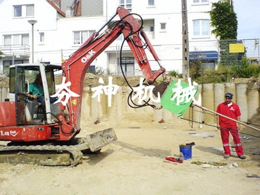VC-S系列液壓振動夯實(shí)機(jī)施工案例